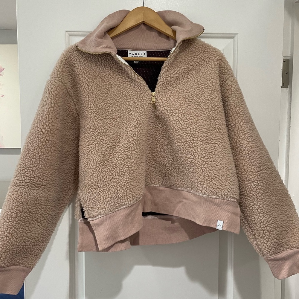 Blush pink Varley cropped fleece